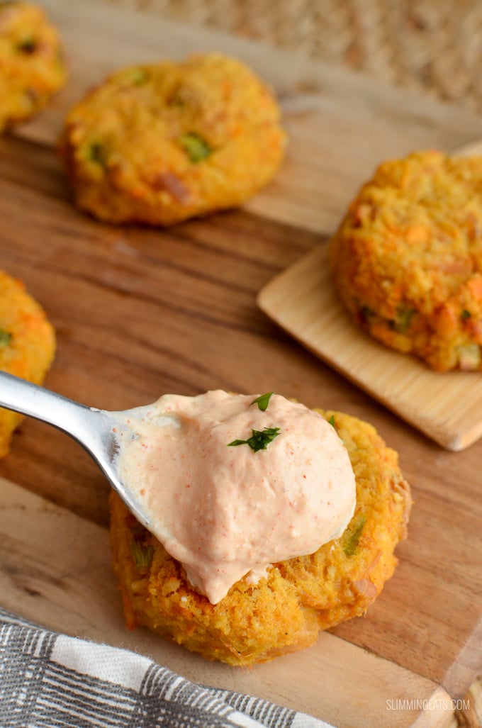 Mini Tuna Couscous Patties - grab a few of these for a snack, serve as an appetizer or enjoy them for lunch with a mixed salad. Just a handful of simple ingredients for these delicious bites. | www.slimmingeats.com #weightwatchers #slimmingeats  #tuna #fish