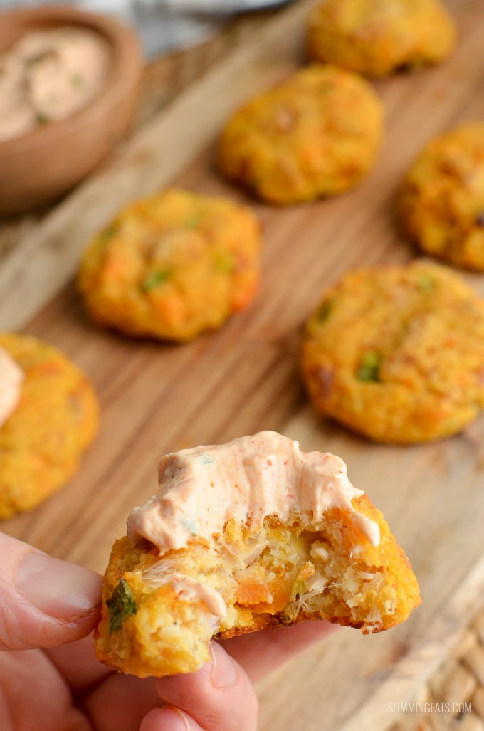 Mini Tuna Couscous Patties - grab a few of these for a snack, serve as an appetizer or enjoy them for lunch with a mixed salad. Just a handful of simple ingredients for these delicious bites. | www.slimmingeats.com #weightwatchers #slimmingeats  #tuna #fish