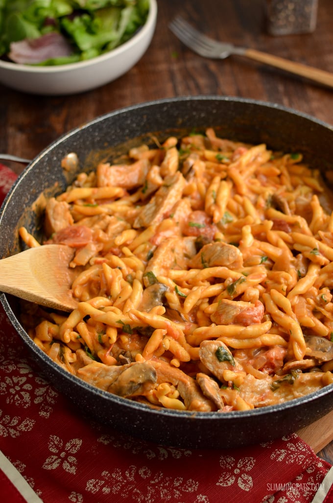 Creamy One Pot Pork Pasta - one of the easiest and tastiest pasta dishes all cooked in one pot with just a few simple ingredients. Slimming Eats and Weight Watchers friendly | www.slimmingeats.com 