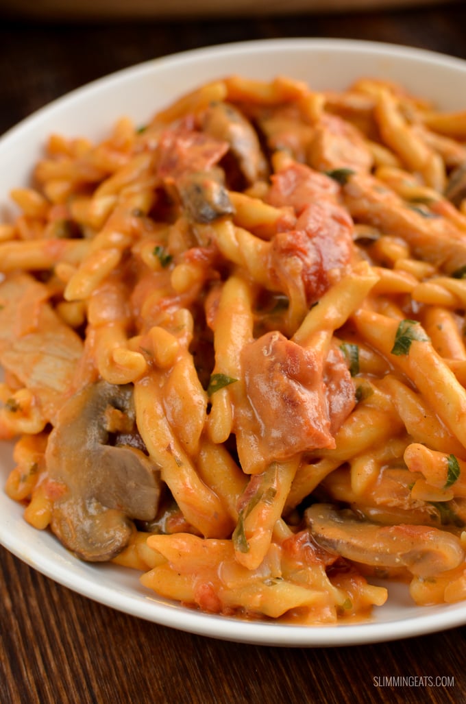 Creamy One Pot Pork Pasta - one of the easiest and tastiest pasta dishes all cooked in one pot with just a few simple ingredients. Slimming Eats and Weight Watchers friendly | www.slimmingeats.com 