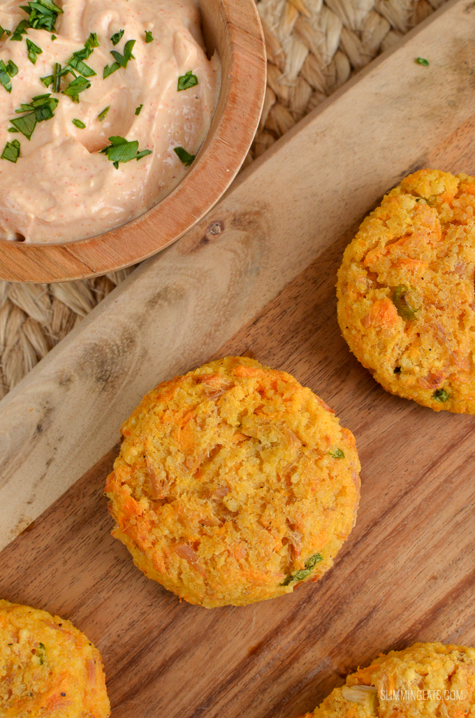 Mini Tuna Couscous Patties - grab a few of these for a snack, serve as an appetizer or enjoy them for lunch with a mixed salad. Just a handful of simple ingredients for these delicious bites. | www.slimmingeats.com #weightwatchers #slimmingeats  #tuna #fish