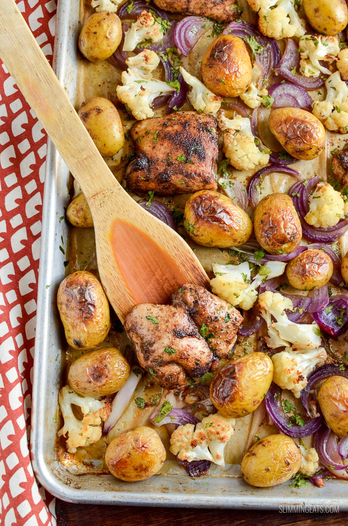 Make this delicious Black Pepper Chicken Traybake for dinner tonight, simple dish with roasted cauliflower and baby potatoes. | gluten free, dairy free, paleo, Whole30, Slimming Eats and Weight Watchers friendly