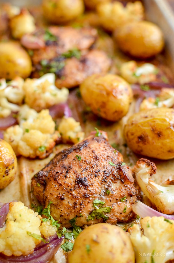 Make this delicious Black Pepper Chicken Traybake for dinner tonight, simple dish with roasted cauliflower and baby potatoes. | gluten free, dairy free, paleo, Whole30, Slimming Eats and Weight Watchers friendly