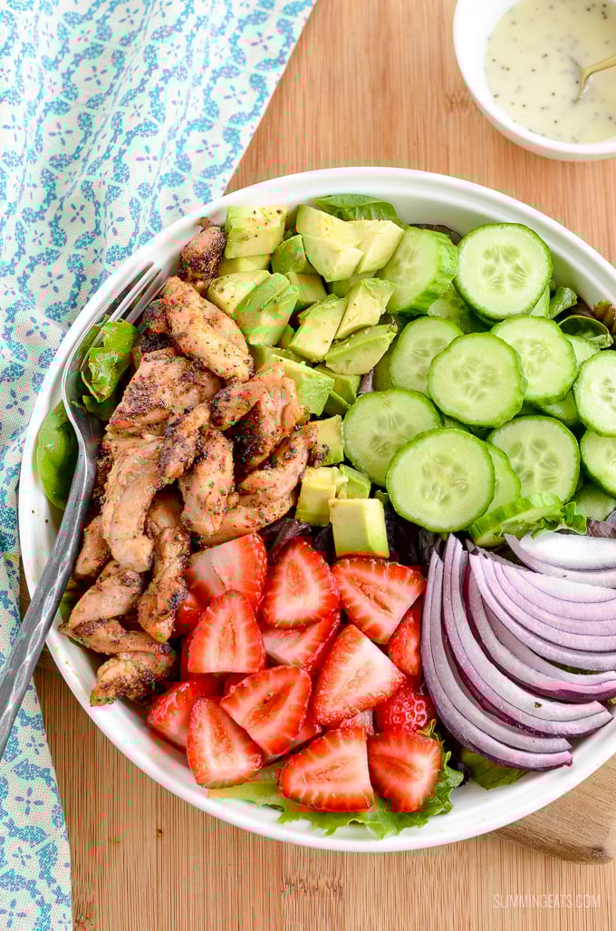 Enjoy this fresh and colourful Chicken Strawberry Avocado Salad - a perfect meal for a hot summer's day. | gluten free, Slimming Eats and Weight Watchers friendly Enjoy this fresh and colourful Chicken Strawberry Avocado Salad - a perfect meal for a hot summer's day. | gluten free, Slimming Eats and Weight Watchers friendly