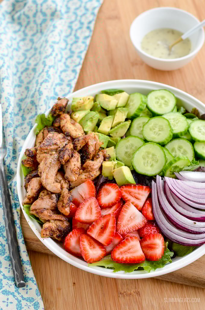 Enjoy this fresh and colourful Chicken Strawberry Avocado Salad - a perfect meal for a hot summer's day. | gluten free, Slimming Eats and Weight Watchers friendly Enjoy this fresh and colourful Chicken Strawberry Avocado Salad - a perfect meal for a hot summer's day. | gluten free, Slimming Eats and Weight Watchers friendly