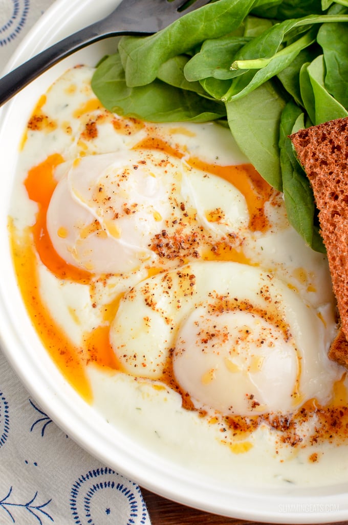 Once you try these amazing Turkish Poached Eggs in yoghurt you will not want to eat poached eggs any other way ever again. | vegetarian, Slimming Eats and Weight Watchers friendly