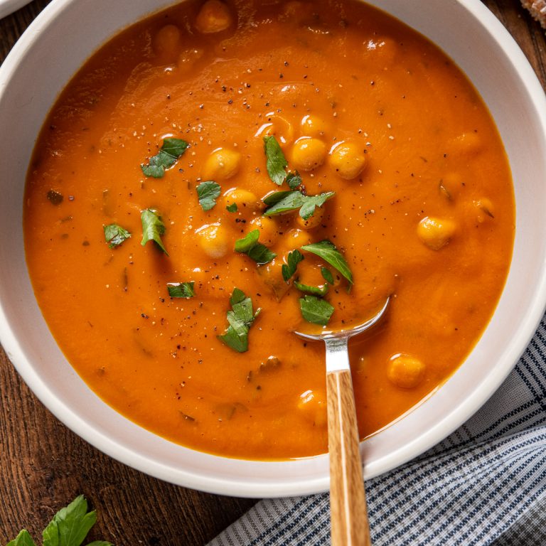 Easy Chickpea and Tomato Soup Slimming Eats