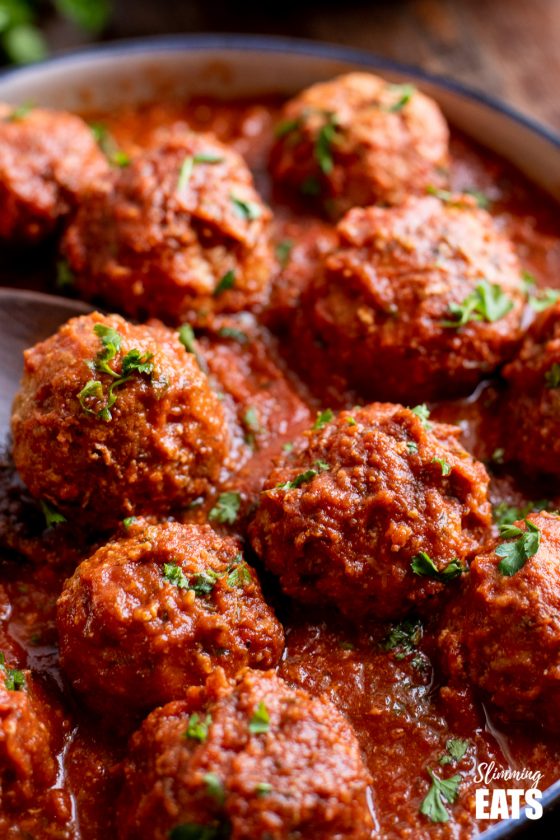 Slow Cooker Italian Chicken Meatballs | Slimming Eats
