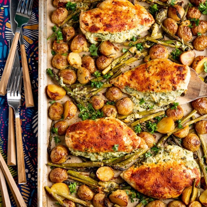 Creamy Cheesy Spinach Stuffed Chicken Tray Bake