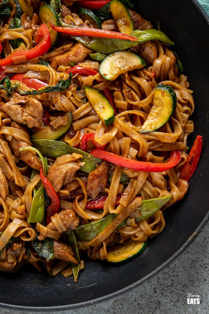 Drunken Chicken Noodles (Pad Kee Mao) Slimming Eats Recipe