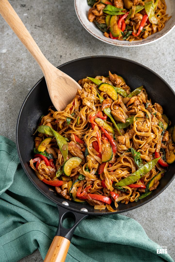 Drunken Chicken Noodles (Pad Kee Mao) Slimming Eats Recipe