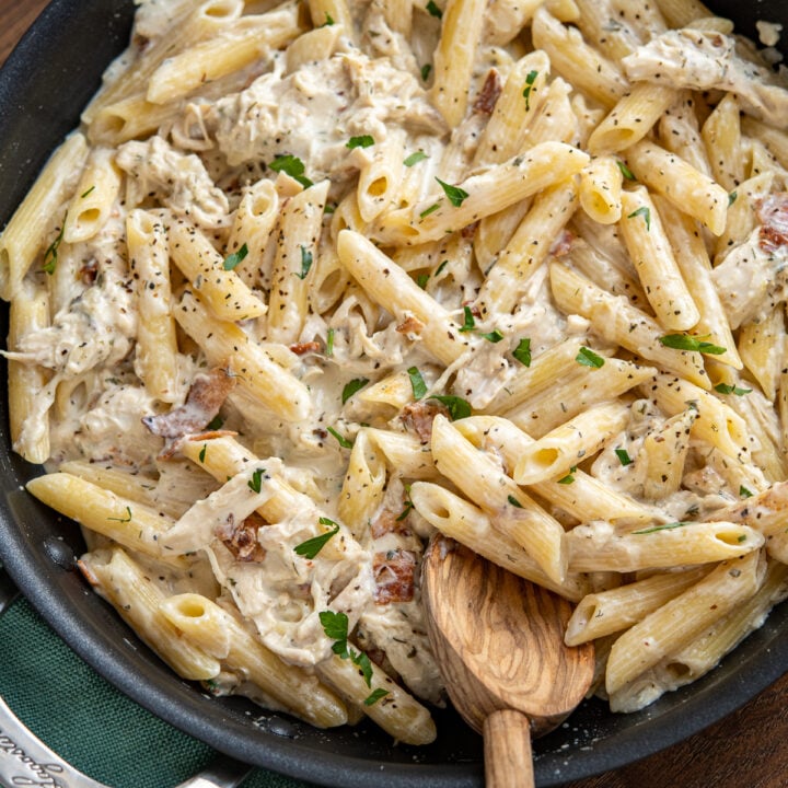 Easy Creamy Chicken Ranch Pasta | Slimming Eats