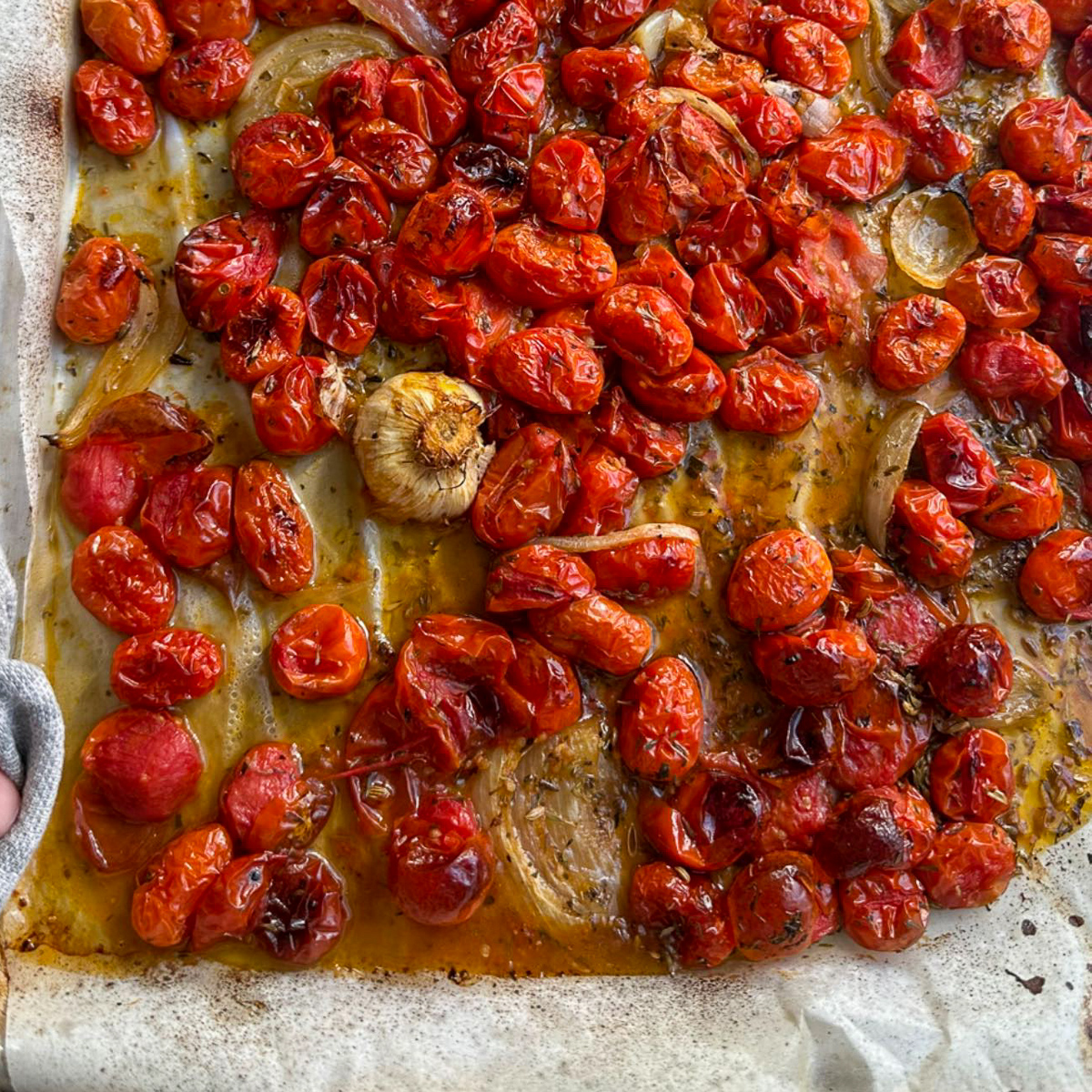 Roasted Tomato and Garlic Pasta Sauce Slimming Eats