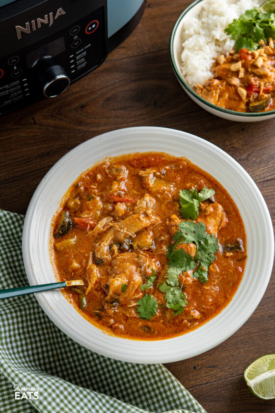 Slow Cooker Thai Peanut Chicken Curry | Slimming Eats