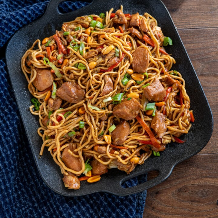 Slow Cooker Chicken Noodles in Oyster Sauce