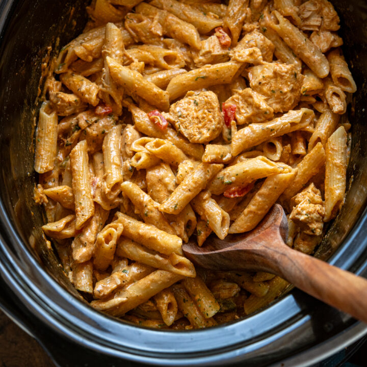 Slow Cooker Creamy Cajun Chicken Pasta